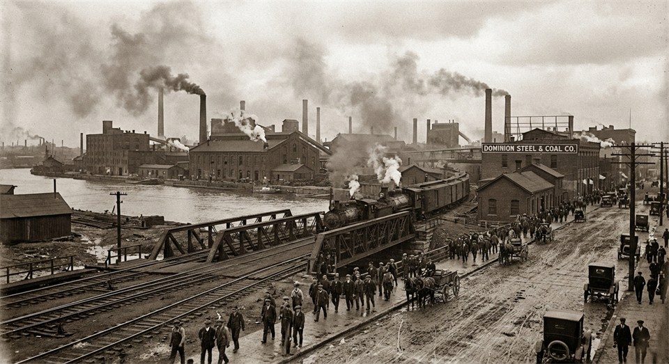 Kanadische Industriestadt mit Fabriken und Eisenbahn, frühes 20. Jahrhundert
